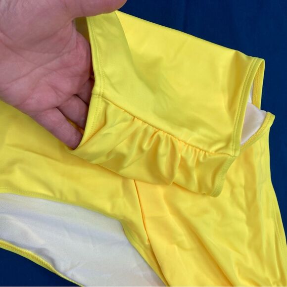 Swim Bikini SZ 2XL Yellow Padded Cups Halter Top New Without Tags Lined Ruched - Picture 7 of 13